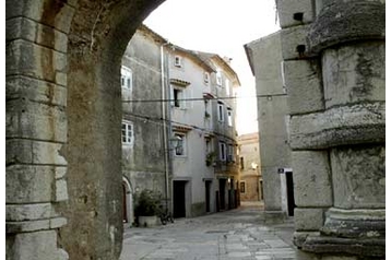 Chorwacja Privát Cres, Zewnątrz